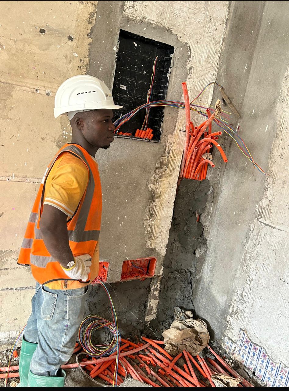 Travaux d'électricité à l'Université Félix Houphouët-Boigny