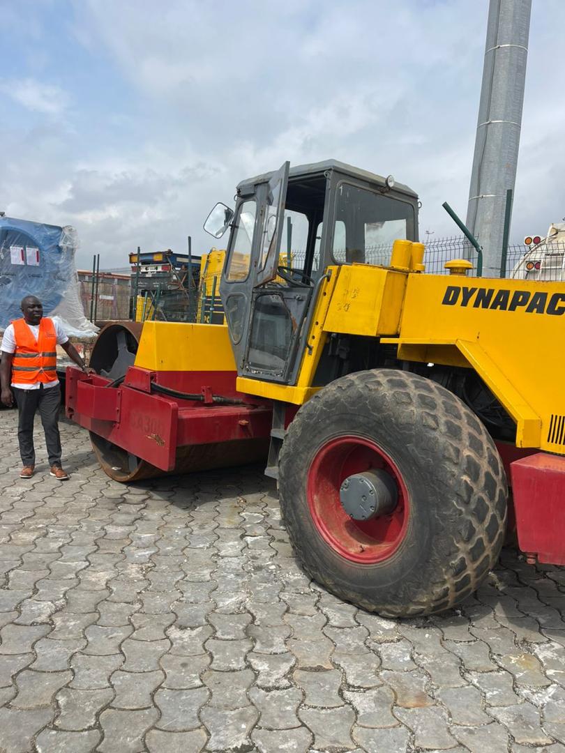 Compacteur à rouleau vibrant DYNAPAC CA300