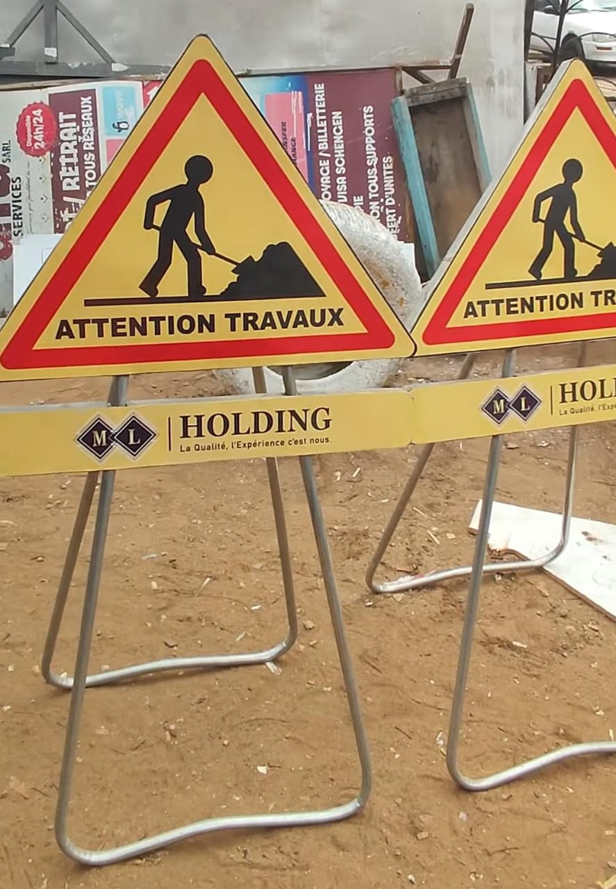 Panneaux « Attention travaux » ML HOLDING